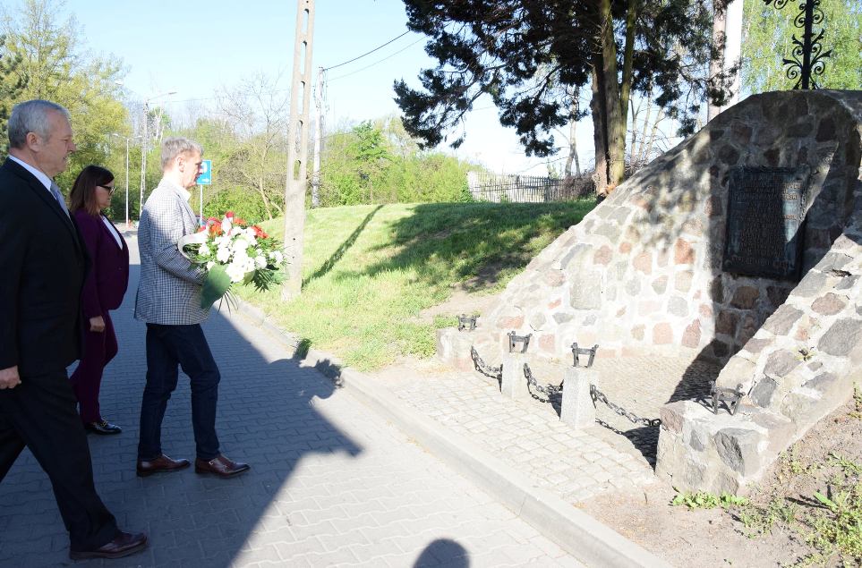 Zdjęcie - Narodowy Dzień Zwycięstwa i 77 Rocznica Zakończenia II Wojny Światowej