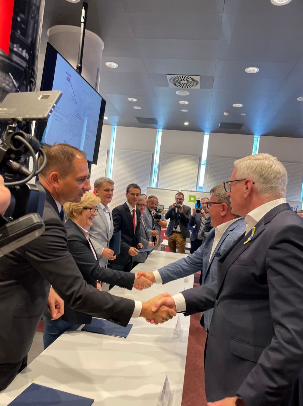 Zdjęcie - Porozumienie dotyczące linii Poznańskiej Kolei Metropolitalnej Zdjęcie - Porozumienie dotyczące linii Poznańskiej Kolei Metropolitalnej