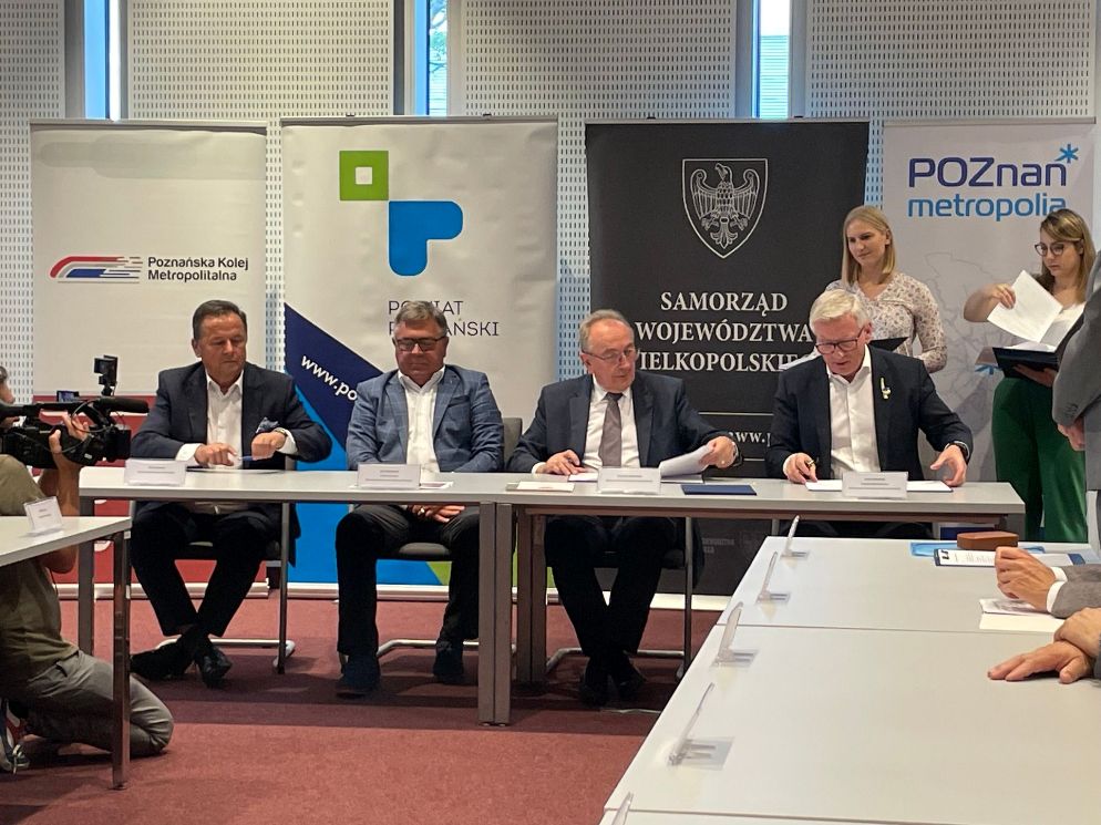 Zdjęcie - Porozumienie dotyczące linii Poznańskiej Kolei Metropolitalnej Zdjęcie - Porozumienie dotyczące linii Poznańskiej Kolei Metropolitalnej