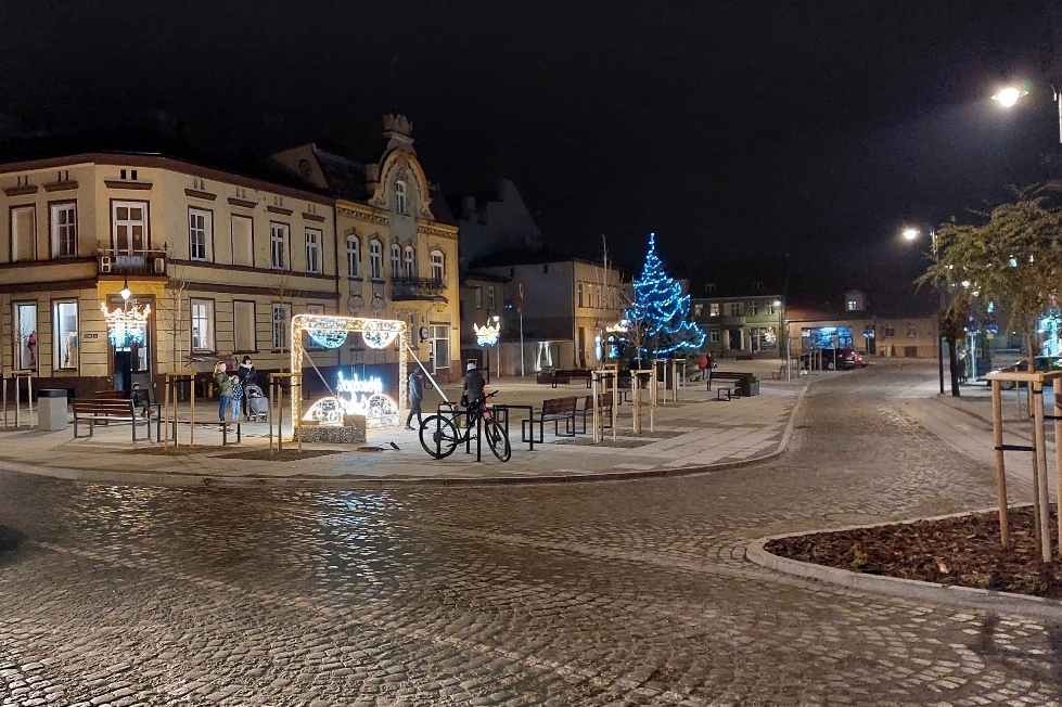 Zdjęcie - Iluminacje świąteczne na rynku Zdjęcie - Iluminacje świąteczne na rynku