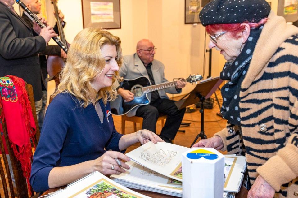 Zdjęcie - Wystawa akwareli "Szamotuły. Inne spojrzenie Viktorii Popovej"