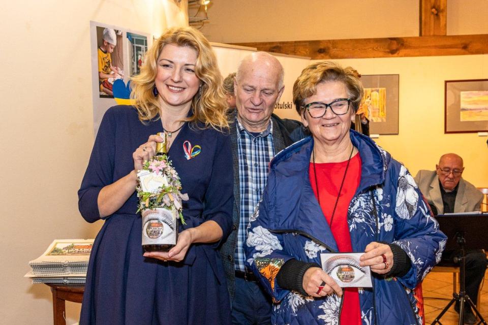 Zdjęcie - Wystawa akwareli "Szamotuły. Inne spojrzenie Viktorii Popovej"