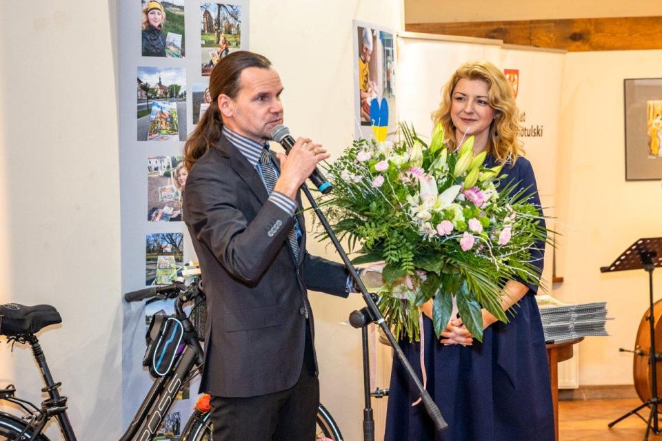 Zdjęcie - Wystawa akwareli "Szamotuły. Inne spojrzenie Viktorii Popovej"