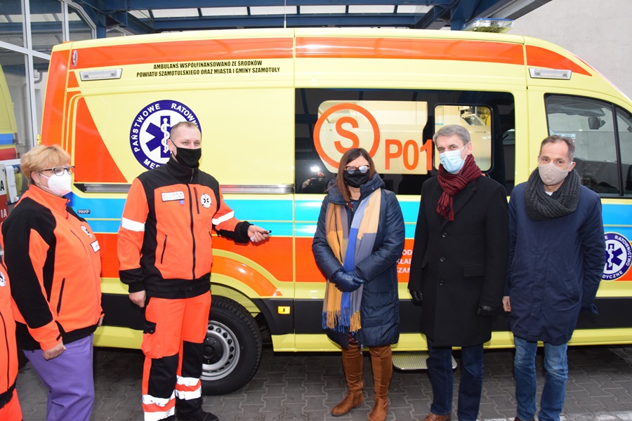 Szpital Powiatowy w&nbsp;Szamotułach otrzymał nowy ambulans ratowniczy.