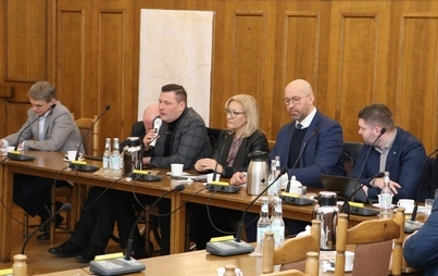 Zdjęcie do O BASENIE I KRYZYSIE FINANSOWYM