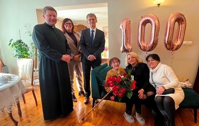 Zdjęcie do KOLEJNE 100 LAT PRZED PANIĄ ŁUCJĄ