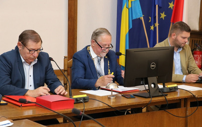 Zdjęcie do Relacja z sesji nadzwyczajnej