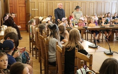 Zdjęcie do WIZYTA P&Oacute;ŁKOLONII W URZĘDZIE